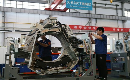 بكين تنتقد قيود أمريكا على الاستثمار في التكنولوجيا الصينية