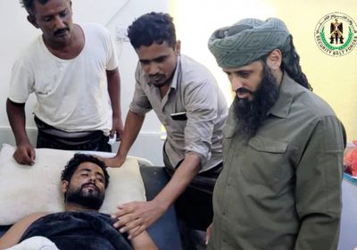 تعهد بالعلاج في الخارج.. الوالي يتفقد جرحى هجوم وادي جنن الإرهابي