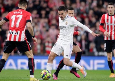 ريال مدريد يضرب أتلتيك بيلباو بثنائية