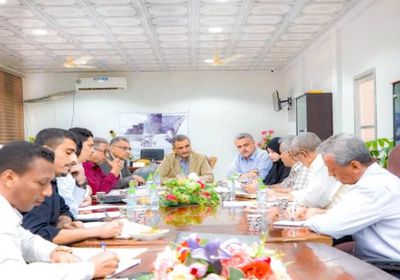 ترسية مناقصات مشاريع تنموية وخدمية في عدن