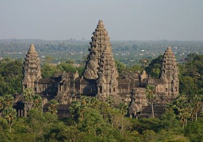 العثور على ألفي عبوة ناسفة بمدرسة في كمبوديا