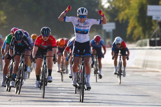 كوبكي تحرز لقب سباق الطرق للسيدات في بطولة العالم