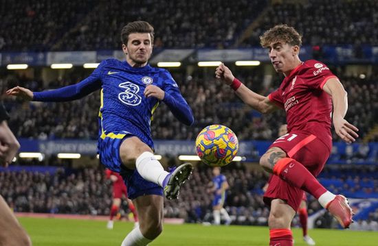 تعادل مثير بين ليفربول وتشيلسي بالشوط الأول