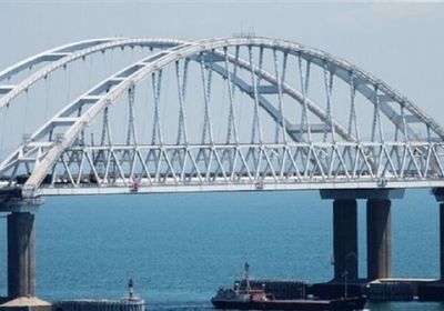 بعد توقفه مؤقتاً.. عودة حركة المرور على جسر القرم