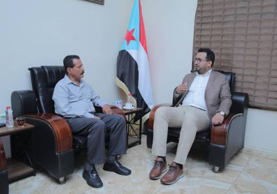 العولقي يطلع على احتياجات تطوير كلية الإعلام بعدن