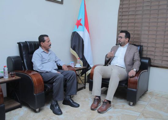 العولقي يطلع على احتياجات تطوير كلية الإعلام بعدن