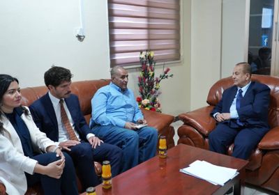 رئيس خارجية الانتقالي يبحث التعاون مع "الحوار الإنساني"