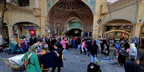 اندلاع حريقاً هائلاً في البازار الكبير بالعاصمة الإيرانية طهران