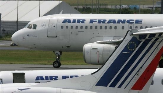 مصرع 3 أشخاص إثر تحطم طائرة فرنسية في نانت