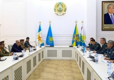 سلطنة عمان تبحث مع كازاخستان سبل تطوير التعاون العسكري