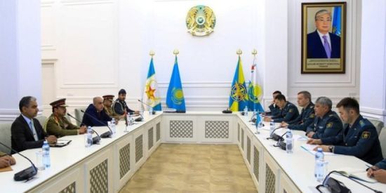 سلطنة عمان تبحث مع كازاخستان سبل تطوير التعاون العسكري