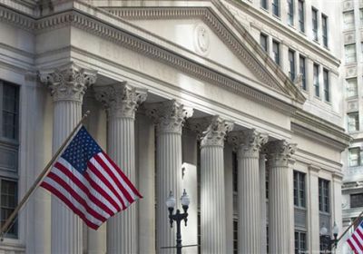 عضو الفيدرالي الأمريكي يرفض خفض الفائدة رغم تباطؤ التضخم
