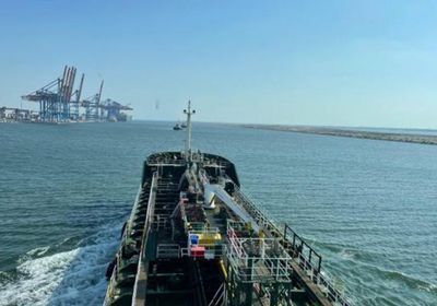 نجاح أول عملية تموين سفينة حاويات بالوقود الأخضر في قناة السويس