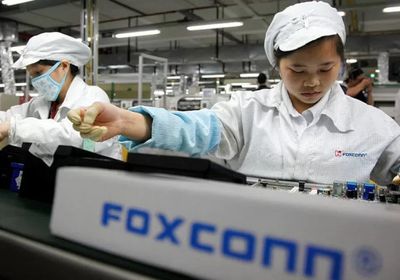 "فوكسكون" تبدأ تصنيع "آيفون 15" في الهند لإطلاقه في سبتمبر