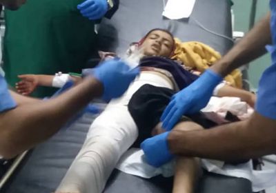 قناصة الحوثي يمزقون ساق طفلة غربي قعطبة