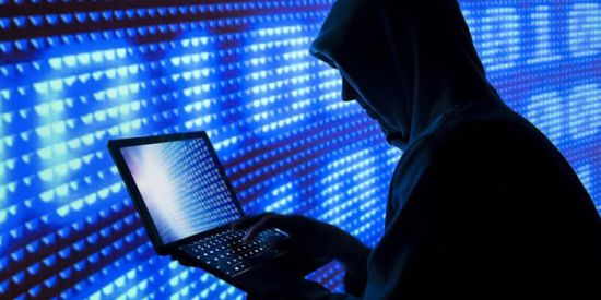 قراصنة يستولون على بيانات سرية لـ2800 موظف بالشرطة السويسرية&lrm;