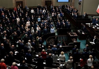 بولندا ترجئ تشريعاً مثيرًا للجدل بشأن النفوذ الروسي