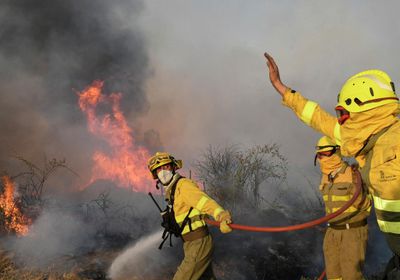 السلطات الإسبانية تجلي آلاف السكان بسبب الحرائق