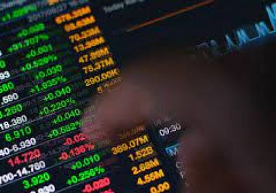 طفرة الذكاء الاصطناعي ترفع تقييمات أسهم النمو