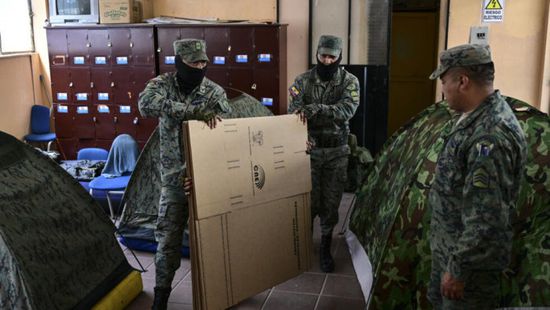 الإكوادور تختار رئيسًا جديدًا وسط موجة عنف