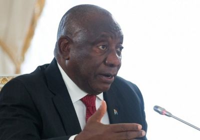 رئيس جنوب إفريقيا يسخر من مخطط المعارضة