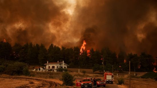 توسع رقعة الحرائق في اليونان