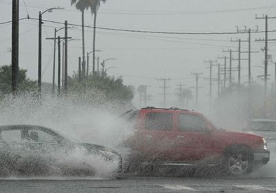 العاصفة المدارية هيلاري تصل إلى كاليفورنيا