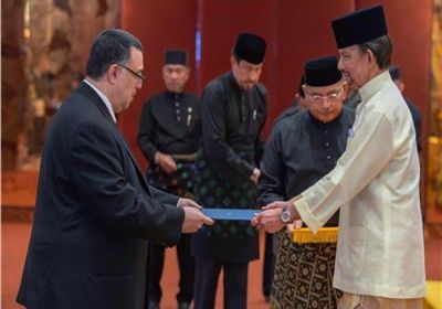 سفير مصر يقدم أوراق اعتماده إلى سلطان بروناي