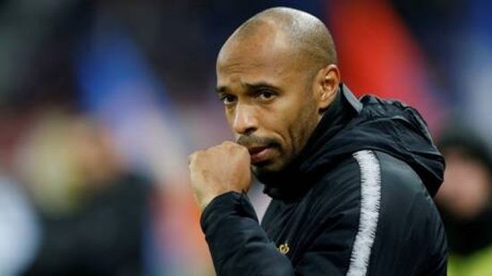 تييري هنري يخوض تجربة تدريبية جديدة