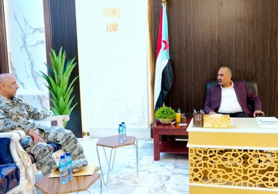 الرئيس الزُبيدي يبحث رفع جاهزية قوات خفر السواحل