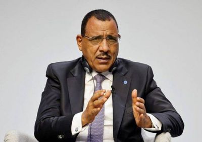 الولايات المتحدة: نطالب بإطلاق سراح رئيس النيجر المعزول فوراً