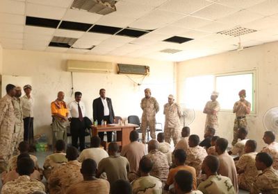 حقوقية انتقالي حضرموت تزور معسكر خفر السواحل بالشحر