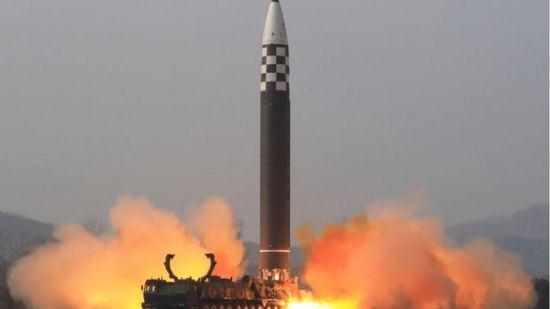 كوريا الشمالية تطلق صاروخًا فضائيًا