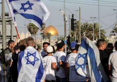 مستوطنون إسرائيليون يعتدون على سكان مناطق بالخليل