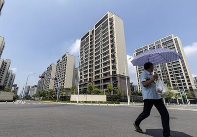 جولدمان ساكس يخفض توقعاته للأسهم الصينية بسبب أزمة العقارات