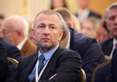 القضاء الروسي يلاحق مليارديرا متهم بالتهرب الضريبي