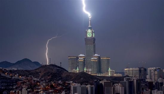 الأرصاد السعودية تطلق "الإنذار الأحمر" في مكة