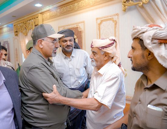 الرئيس الزُبيدي من منزل عبداللطيف السيد: نمضي على نهج الشهداء