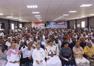 قبائل يافع حضرموت تجدد تفويضها للرئيس الزُبيدي