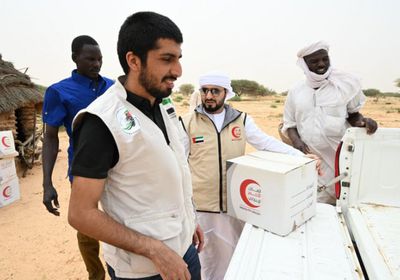الهلال الأحمر الإماراتي يواصل توزيع السلال الغذائية في تشاد