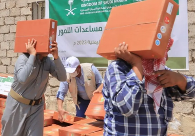 توزيع 3 آلاف كرتون تمور في الأزارق بالضالع