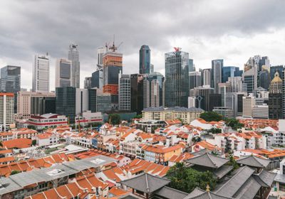 تحقيق مع وكلاء عقارات في سنغافورة بتهمة غسل مئات الملايين