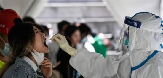 الصين تقرر إلغاء فحوصات كورونا قبل الدخول إلى أراضيها