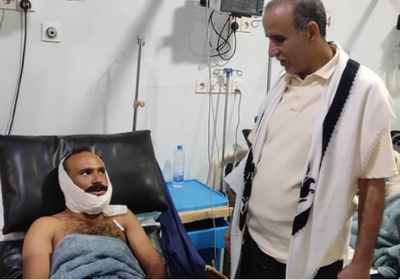 مدير شرطة لحج يتفقد جرحى جبهة يافع