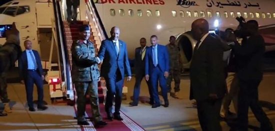 رئيس مجلس السيادة يعود إلى السودان بعد أول زيارة خارجية منذ الحرب