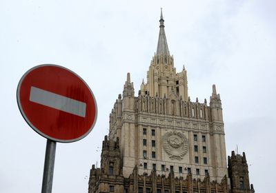 روسيا تغلق مطار بسكوف