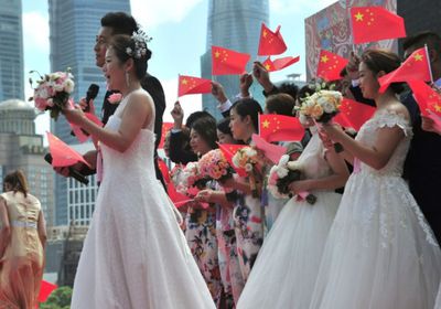 الصين تكافئ كل من يتزوج فتاة عشرينية