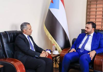 خلال استقباله وزير الأشغال.. اليافعي يستعرض جهود هيئة الإعلام الجنوبي