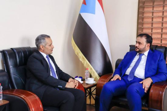 خلال استقباله وزير الأشغال.. اليافعي يستعرض جهود هيئة الإعلام الجنوبي