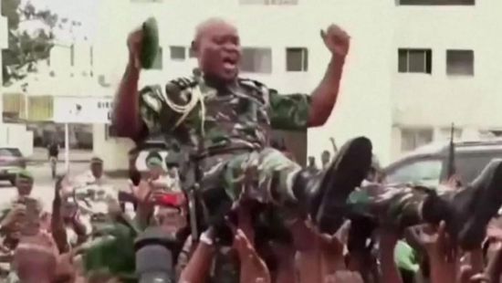 قادة الانقلاب يعلنون موعد تنصيب "نغيما" رئيساً انتقالياً للجابون